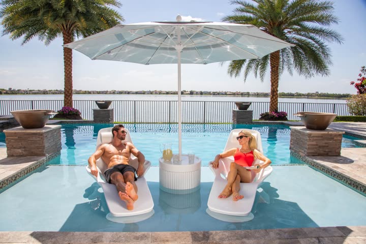 Shayz in-pool lounger